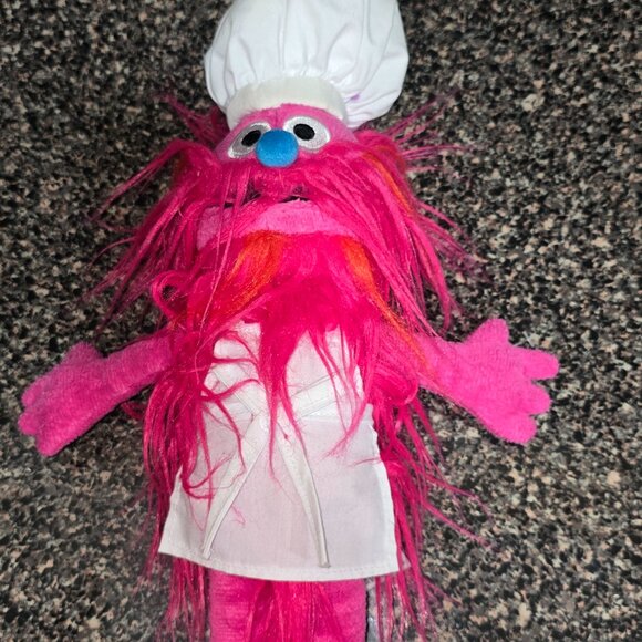 Sesame Street Place Gonger Pink  Plush Stuffed Animal Chef - Picture 2 of 14
